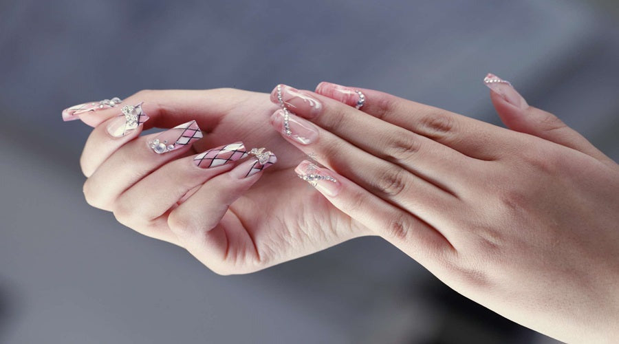 Trending Fall Nail Colors for 2024: Embrace the Season with Style