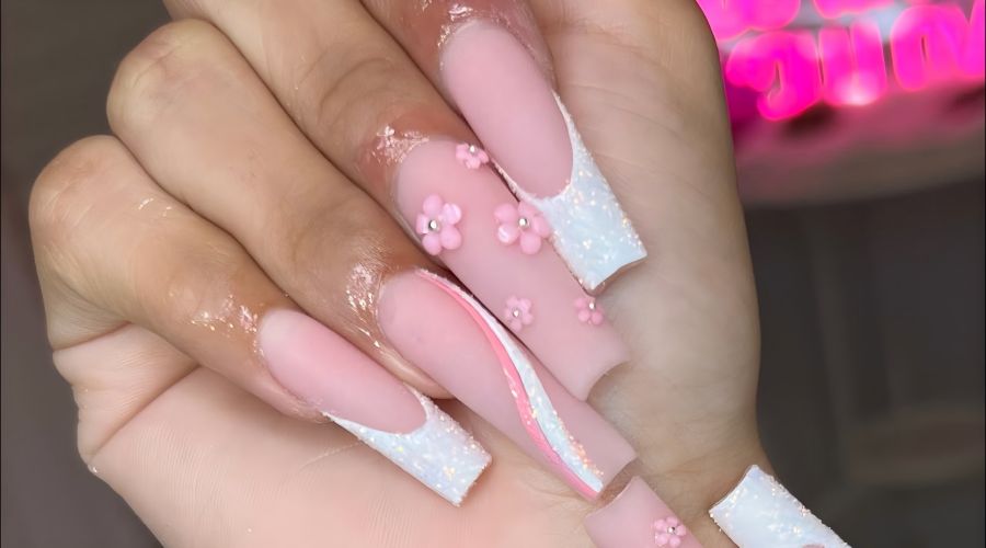 Shimmering Perfection: Exploring the Beauty of Acrylic Nail Powder and Saviland's Shimmer Collection